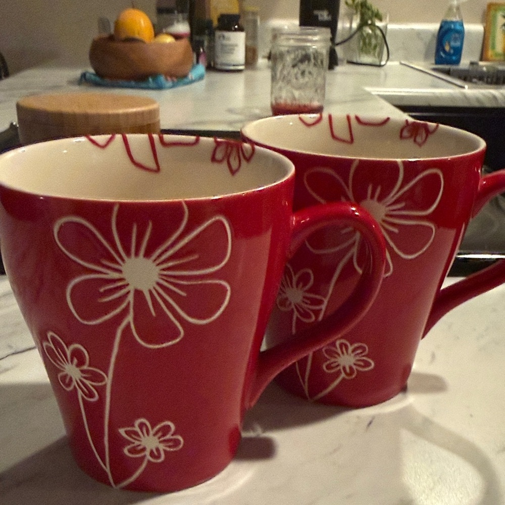 Red Floral Mugs Set